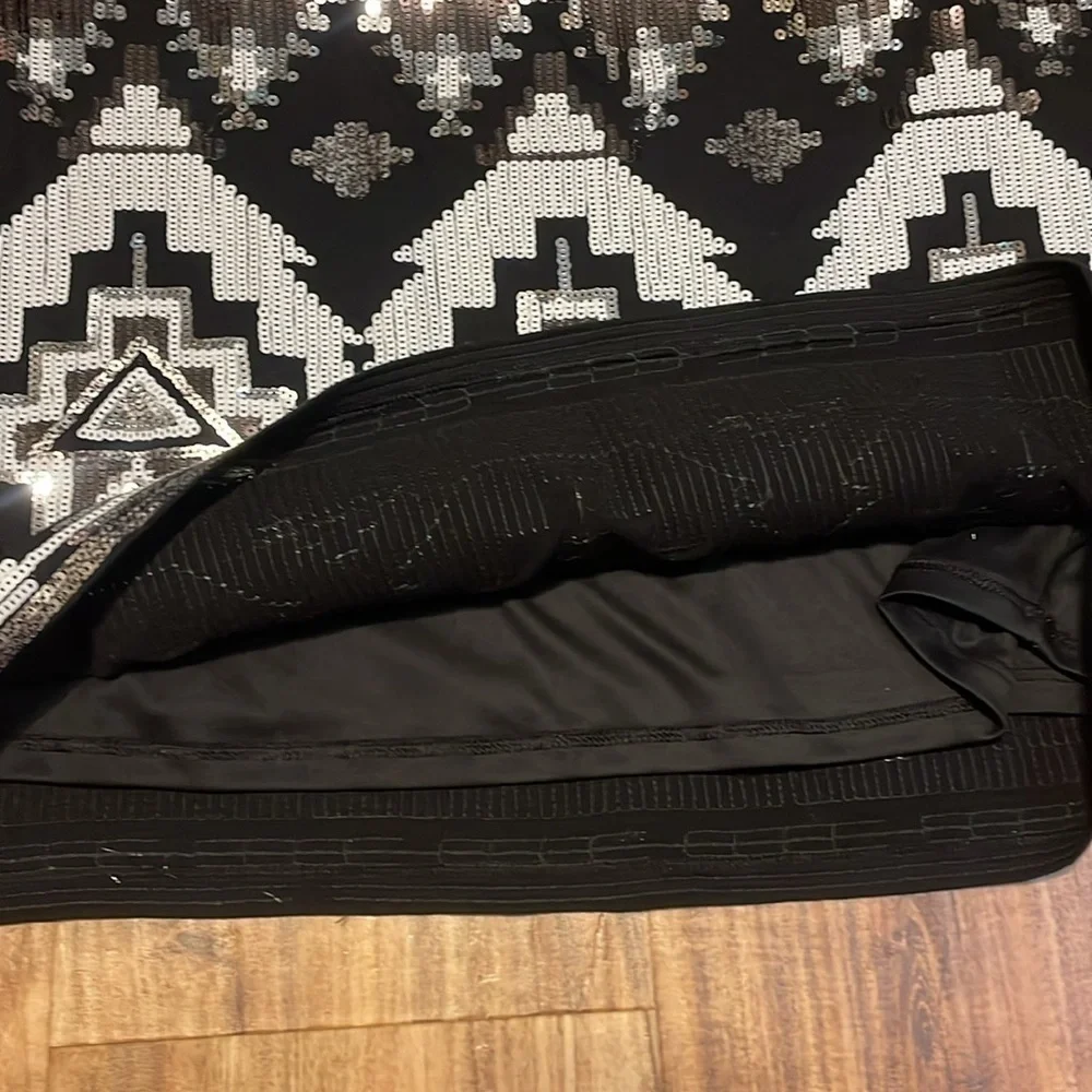 Express women’s large skirt mini sequin Black Silver Geometric stretch western